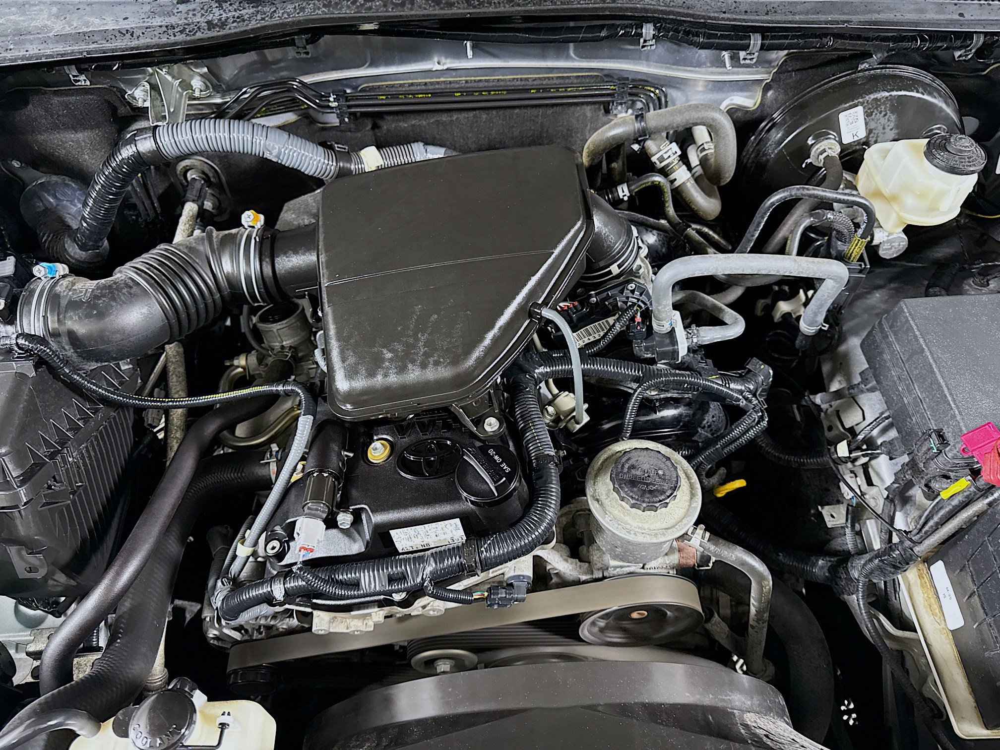 Used 2020 Toyota Tacoma SR w/ SR Convenience Package RWD image 38