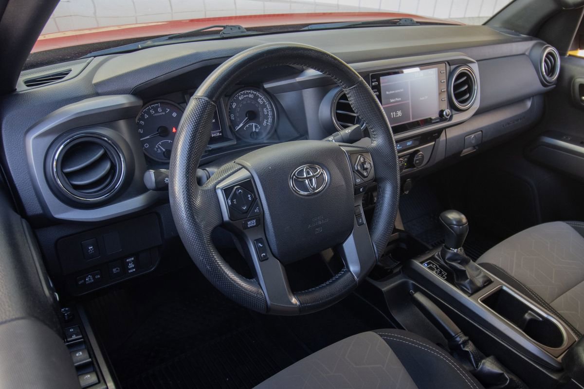 Used 2022 Toyota Tacoma TRD Off-Road image 12