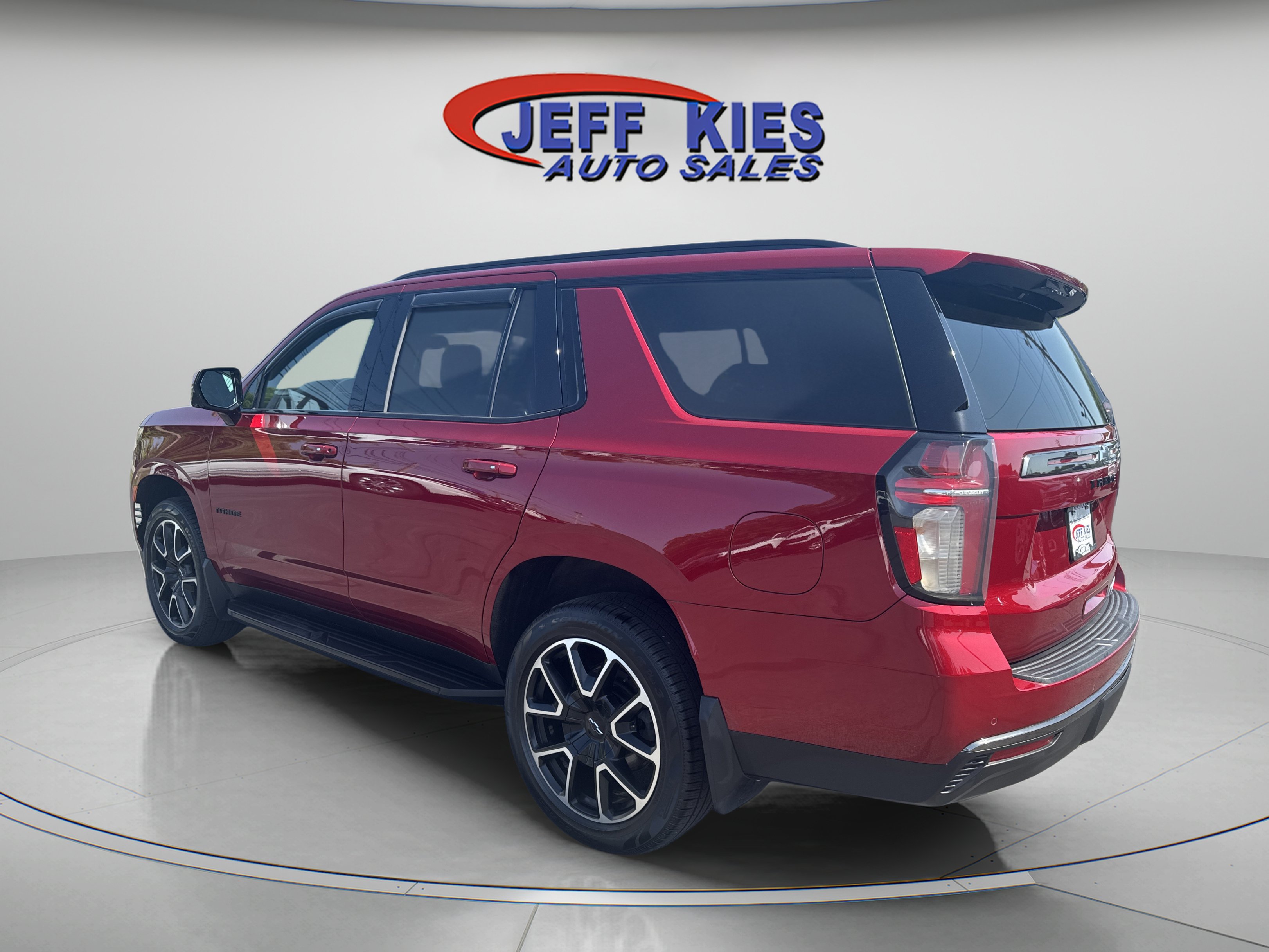 Used 2022 Chevrolet Tahoe RST w/ Luxury Package AWD/4WD image 7