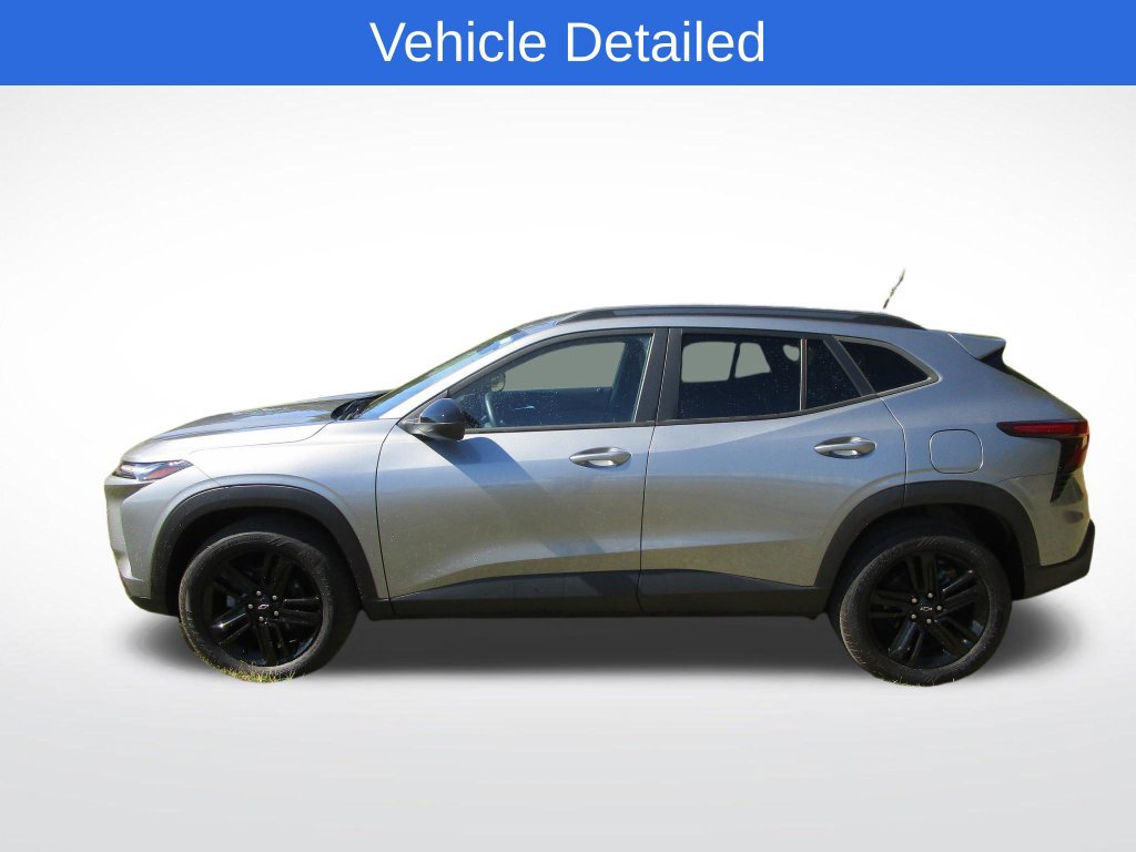 Used 2025 Chevrolet Trax ACTIV FWD image 3