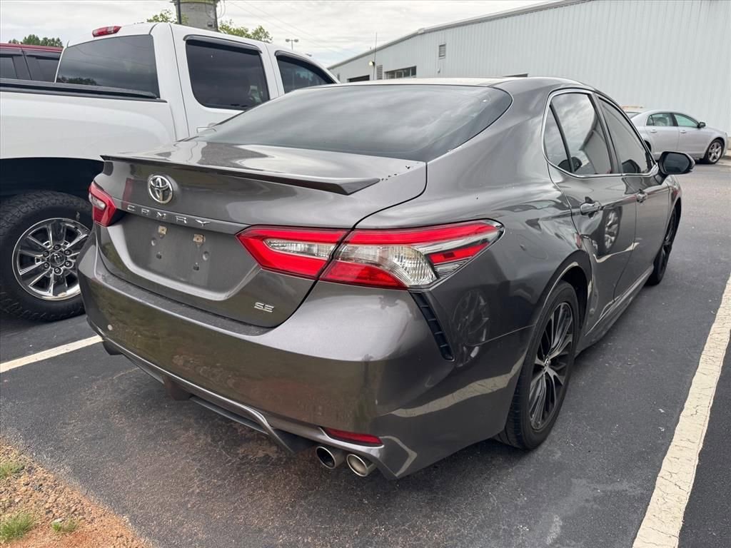 Used 2018 Toyota Camry SE FWD image 5