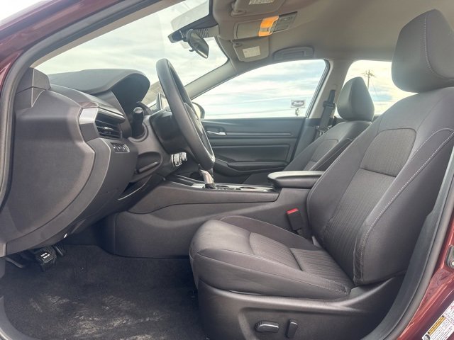 Used 2025 Nissan Altima 2.5 SV image 2