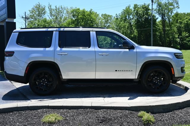 Used 2024 Jeep Wagoneer Series II AWD/4WD image 4