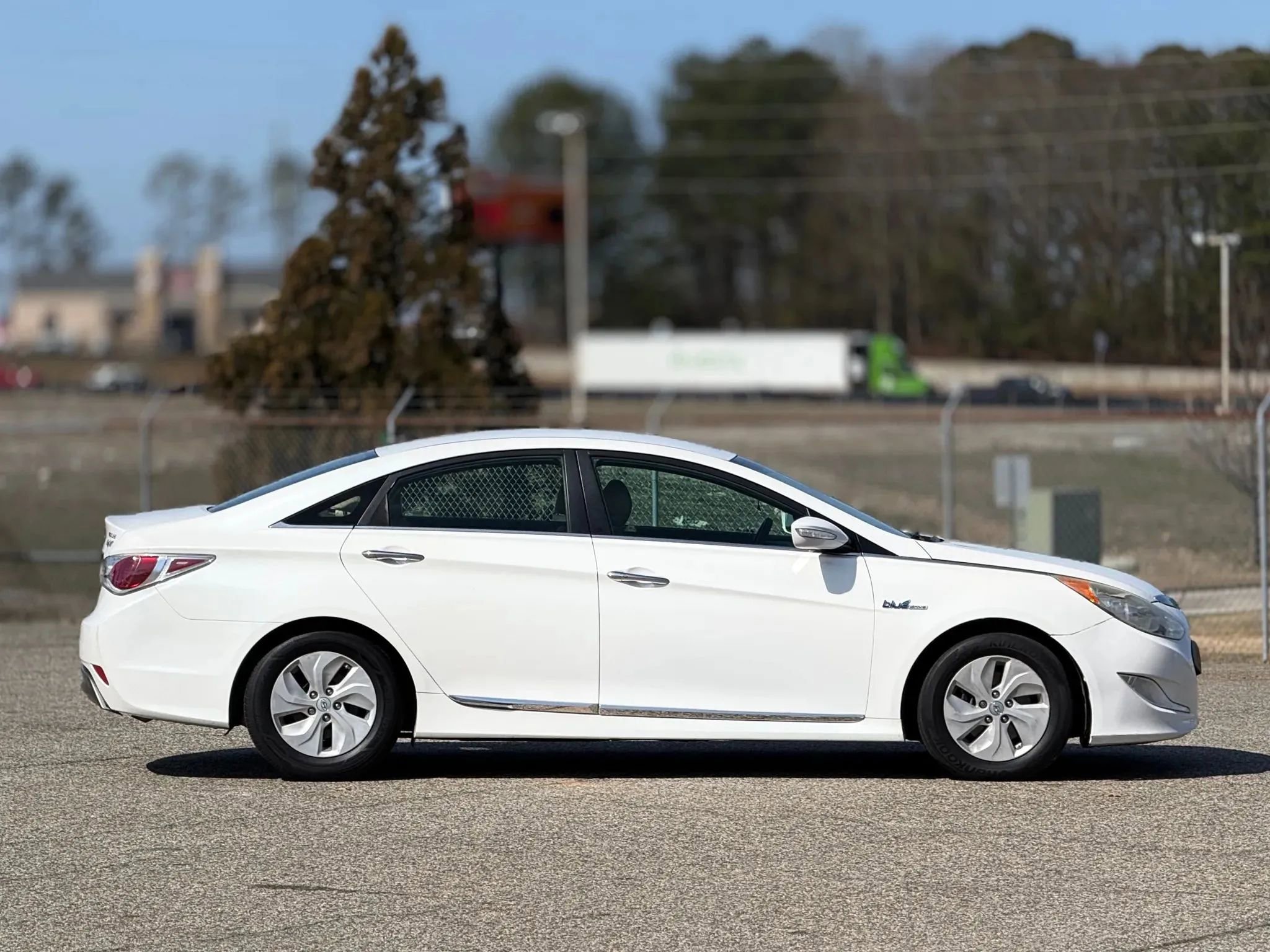 Used 2015 Hyundai Sonata Hybrid image 7