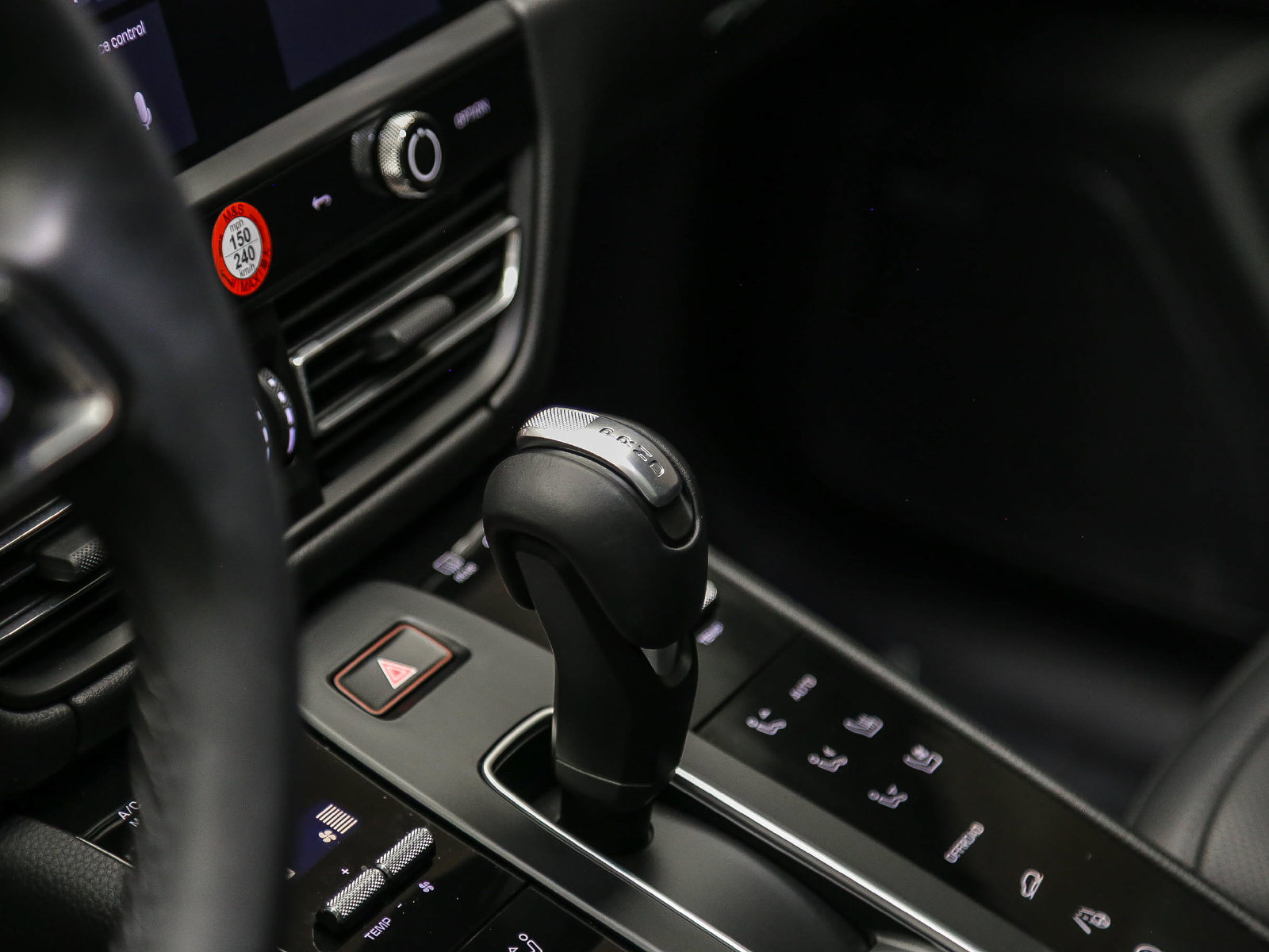 Certified 2026 Porsche Macan AWD/4WD image 23