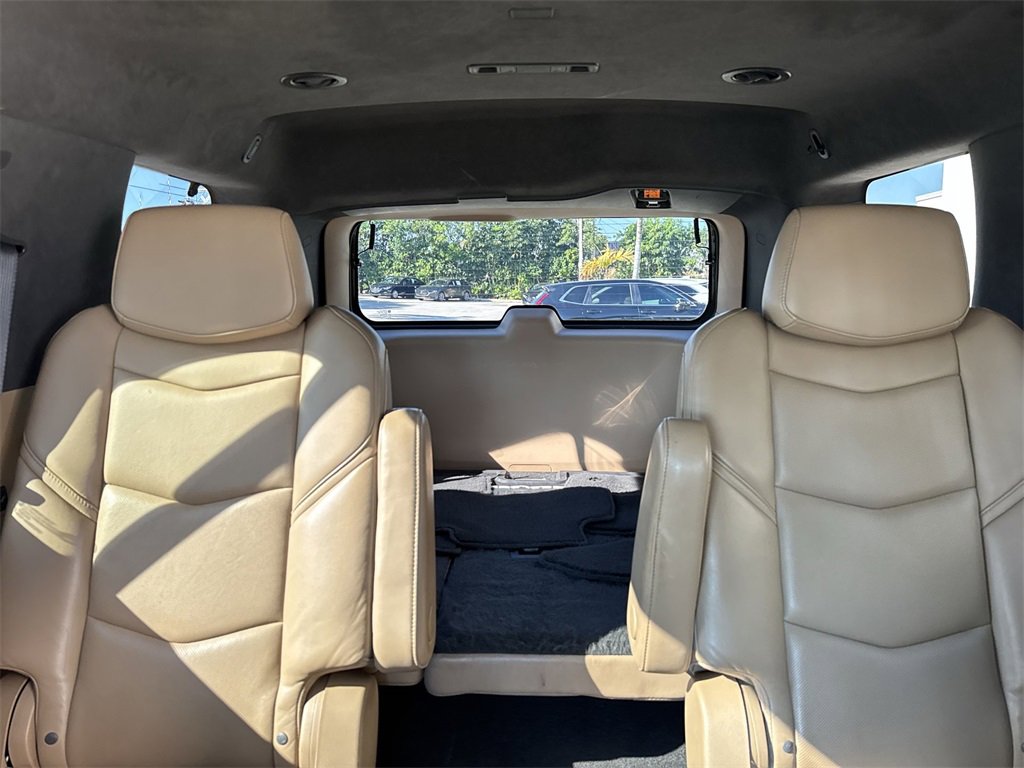 Used 2019 Cadillac Escalade Platinum w/ Escalade Sport Edition image 19