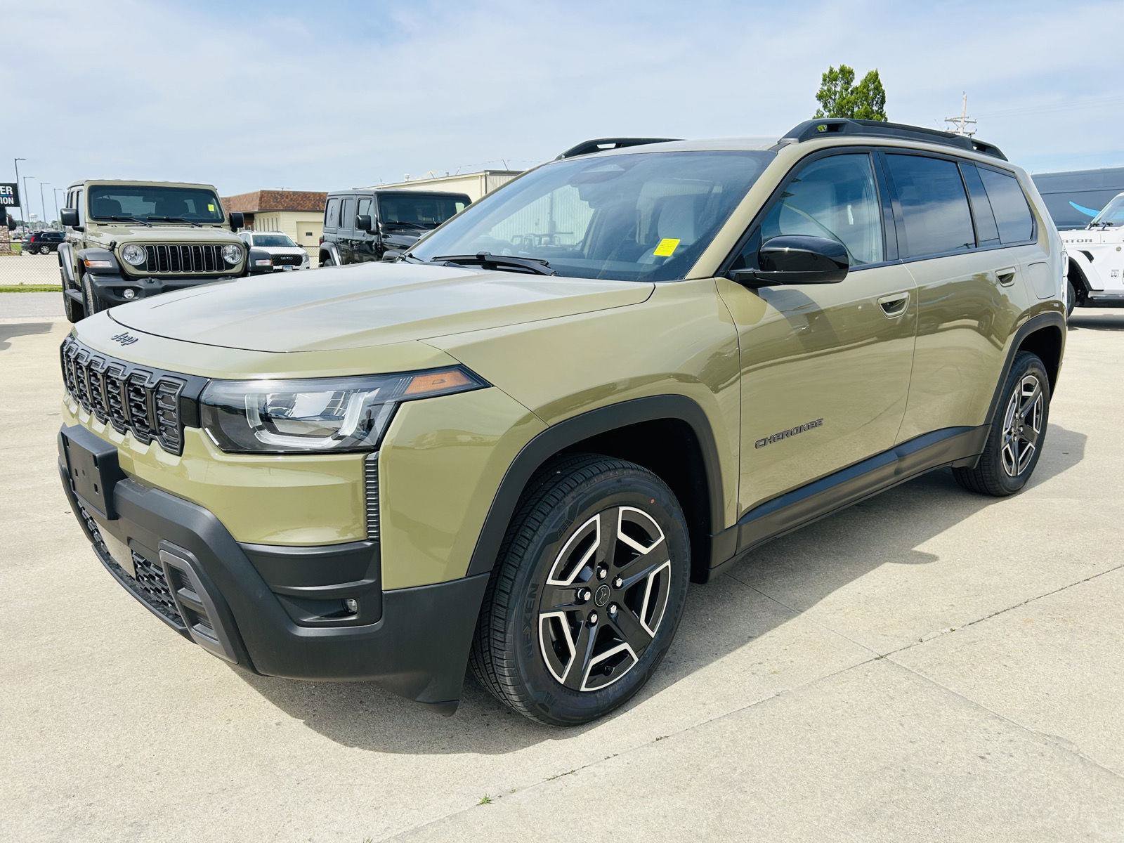 New 2026 Jeep Cherokee Laredo AWD/4WD image 33