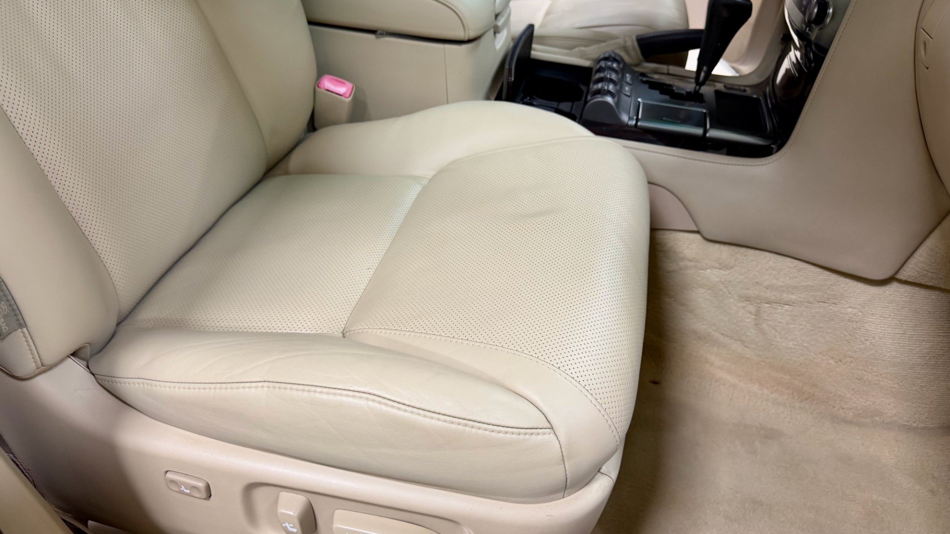 Used 2009 Lexus LX 570 4WD image 20