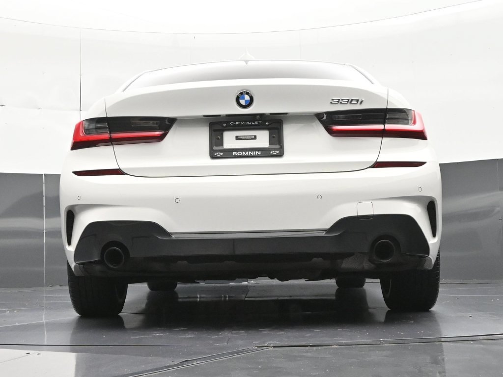 Used 2021 BMW 330i Sedan w/ M Sport Package RWD image 27