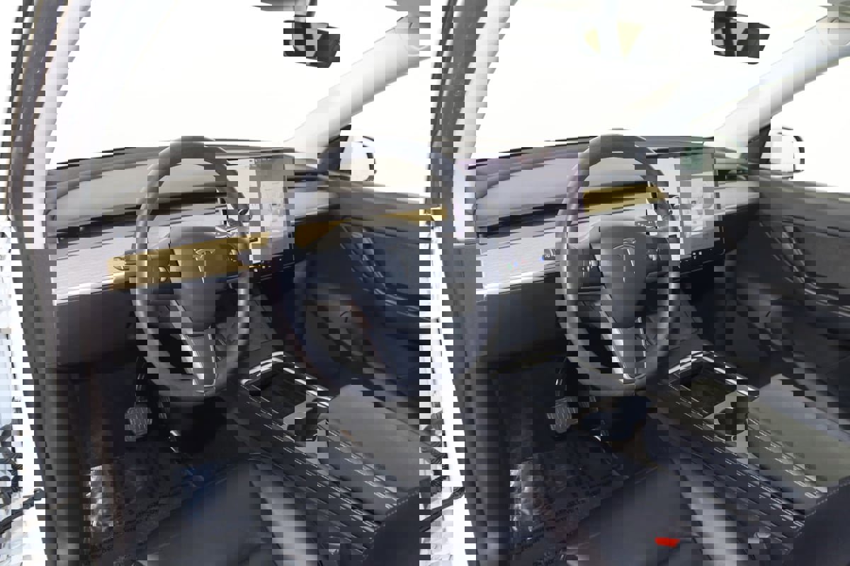 Used 2021 Tesla Model Y Long Range image 26