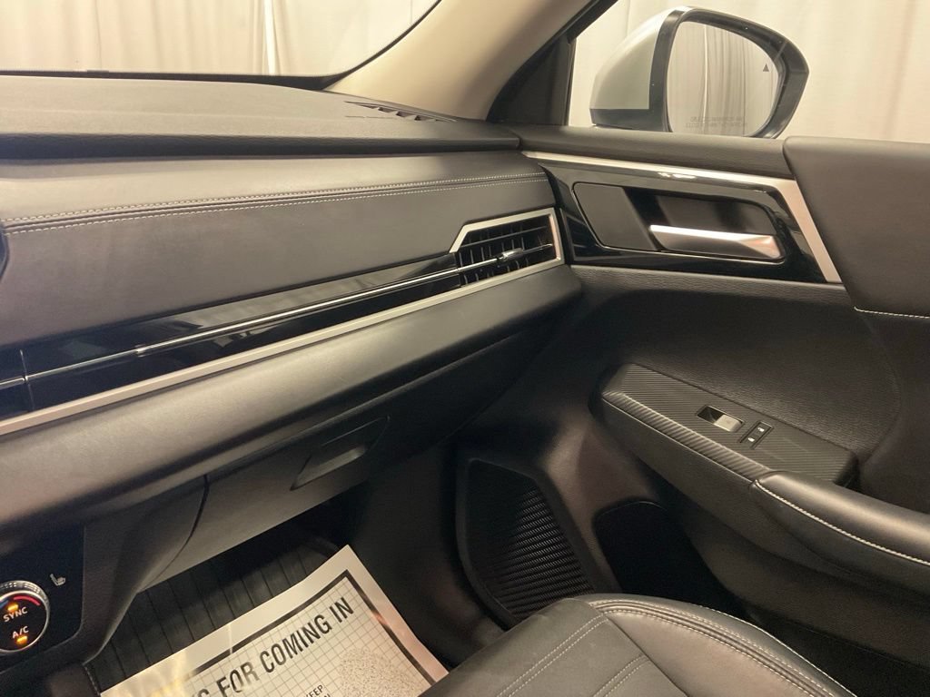 Used 2023 Mitsubishi Outlander SE AWD/4WD image 26