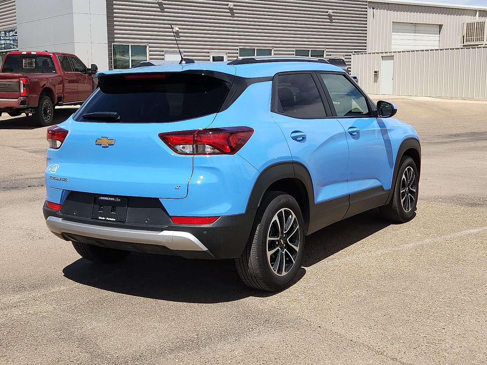 Used 2024 Chevrolet TrailBlazer LT w/ LT Cold Weather Package FWD image 4