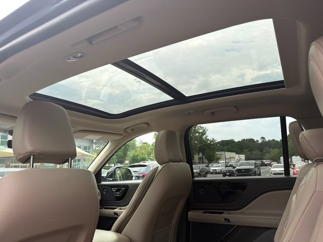 Used 2021 Lincoln Aviator Reserve w/ Equipment Group 201A RWD image 24
