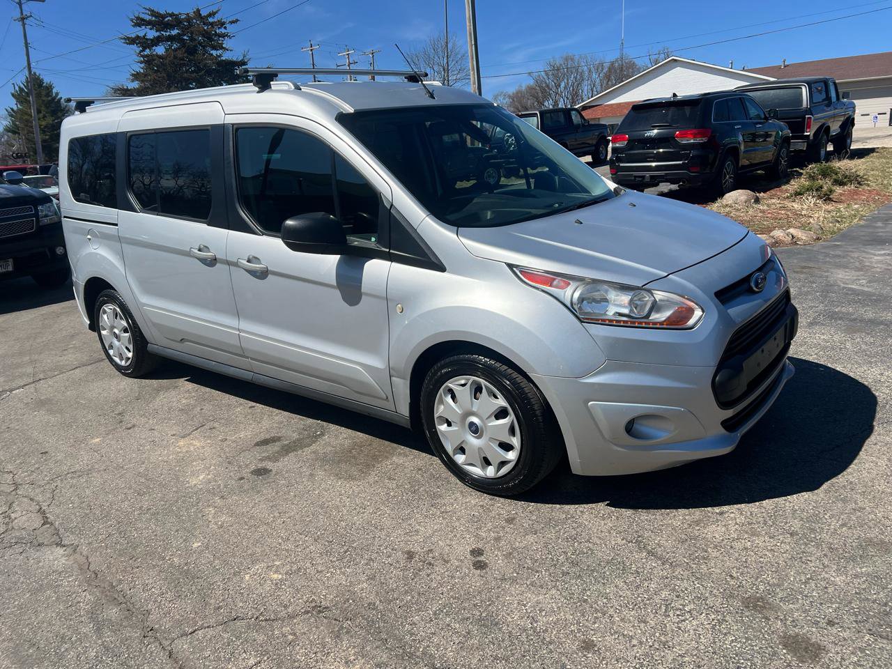 Used 2017 Ford Transit Connect XLT image 3