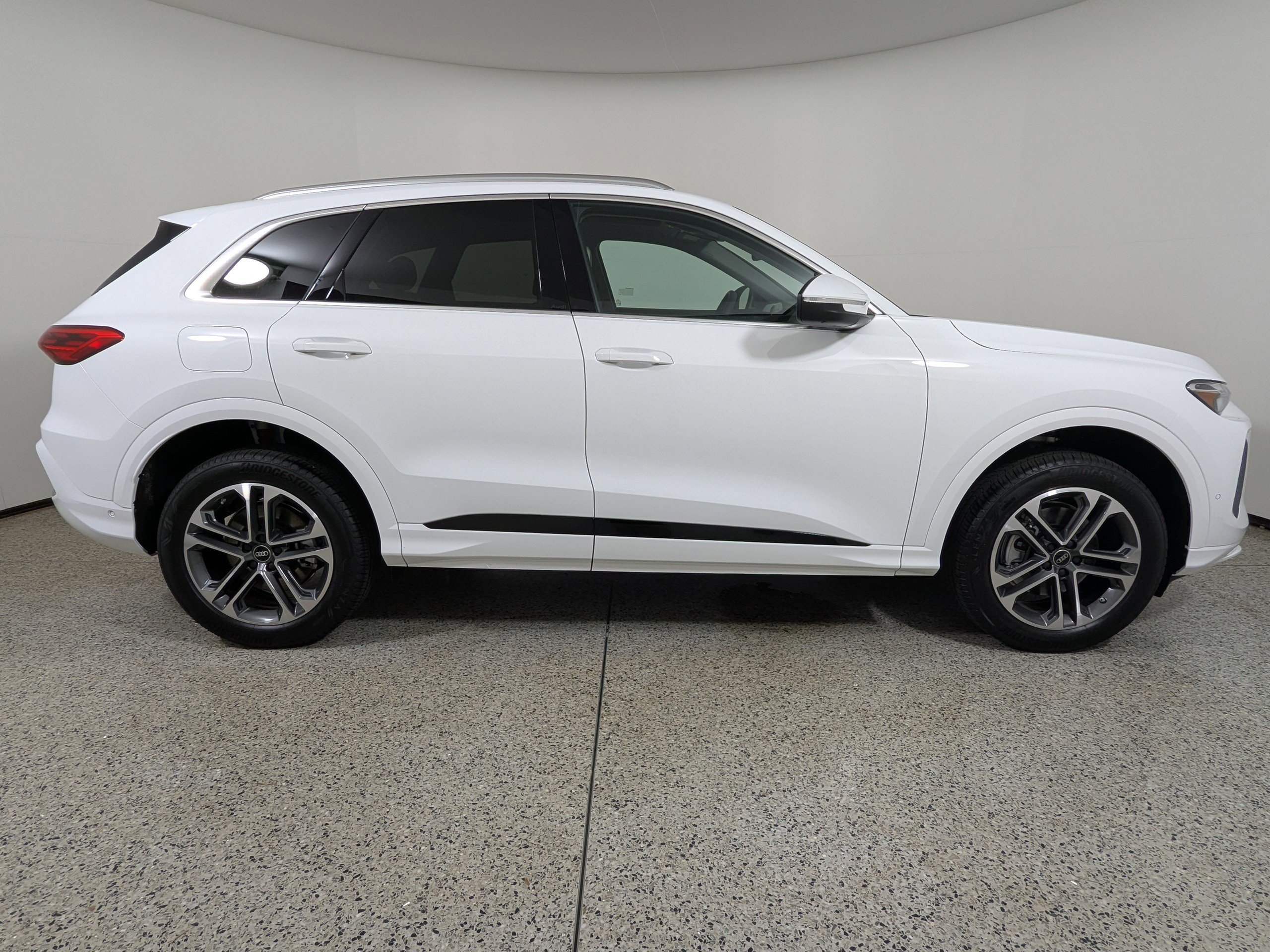 New 2025 Audi Q5 Premium image 8