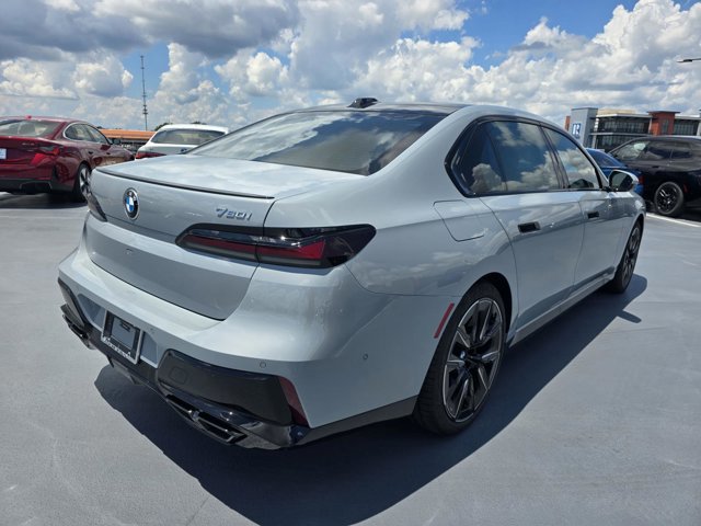 New 2025 BMW 760i xDrive image 3