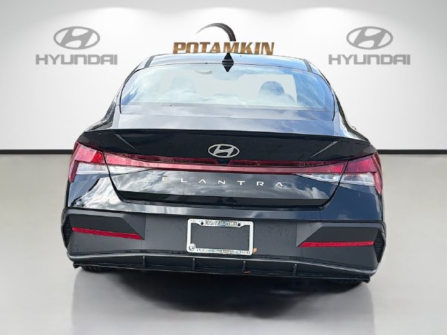 Certified 2026 Hyundai Elantra Sport FWD image 7