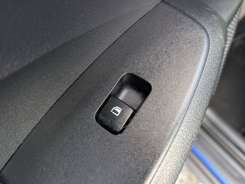 Used 2024 Kia Seltos LX AWD/4WD image 13