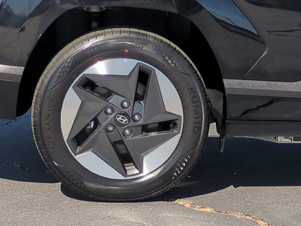 Used 2025 Hyundai Kona SEL FWD image 9