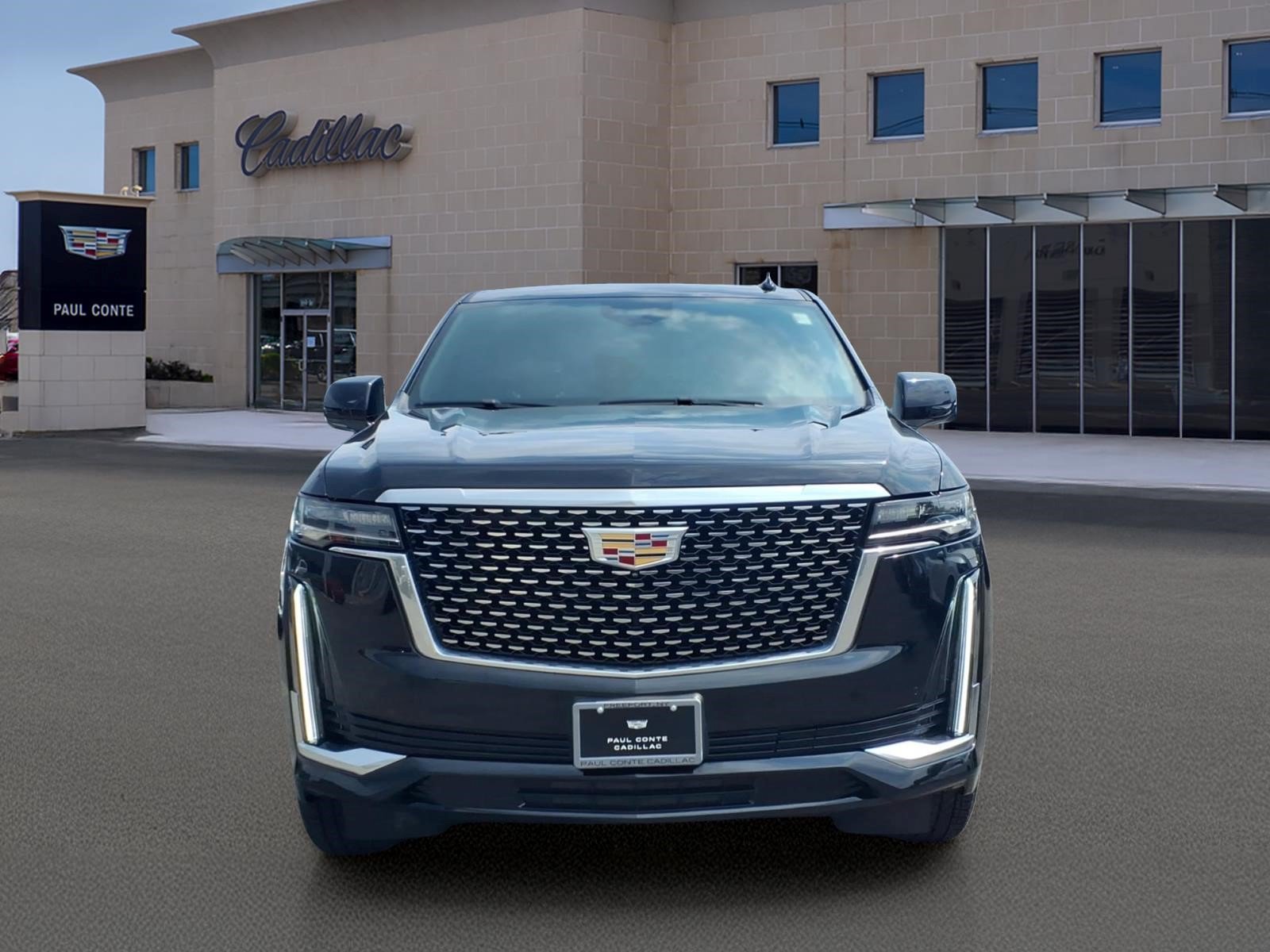 Used 2024 Cadillac Escalade ESV Premium Luxury AWD/4WD image 2
