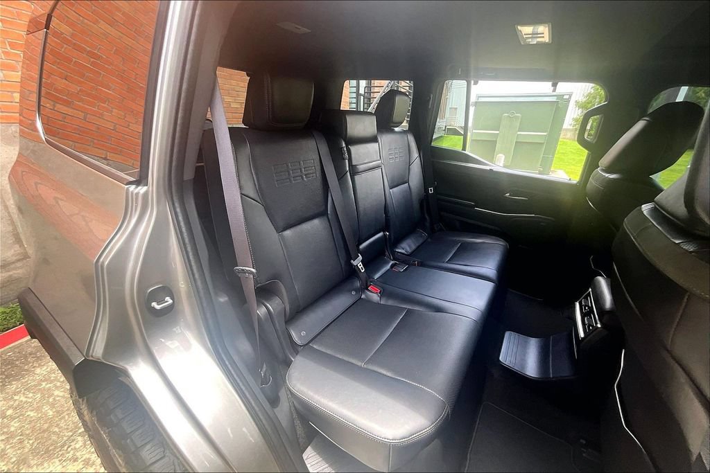 Used 2024 Lexus GX 550 AWD/4WD image 37