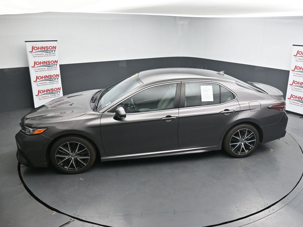 Used 2022 Toyota Camry SE FWD image 27