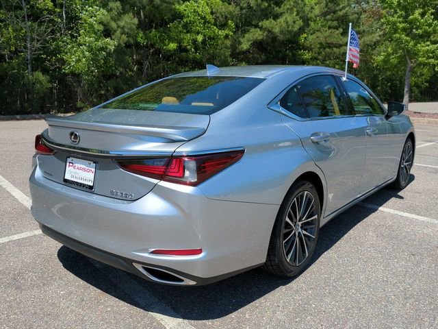 Used 2023 Lexus ES 350 w/ Premium Package FWD image 4