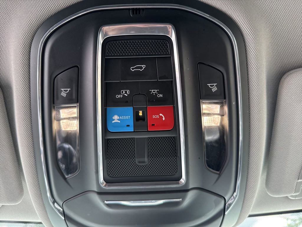 Used 2023 Jeep Grand Cherokee Limited image 40