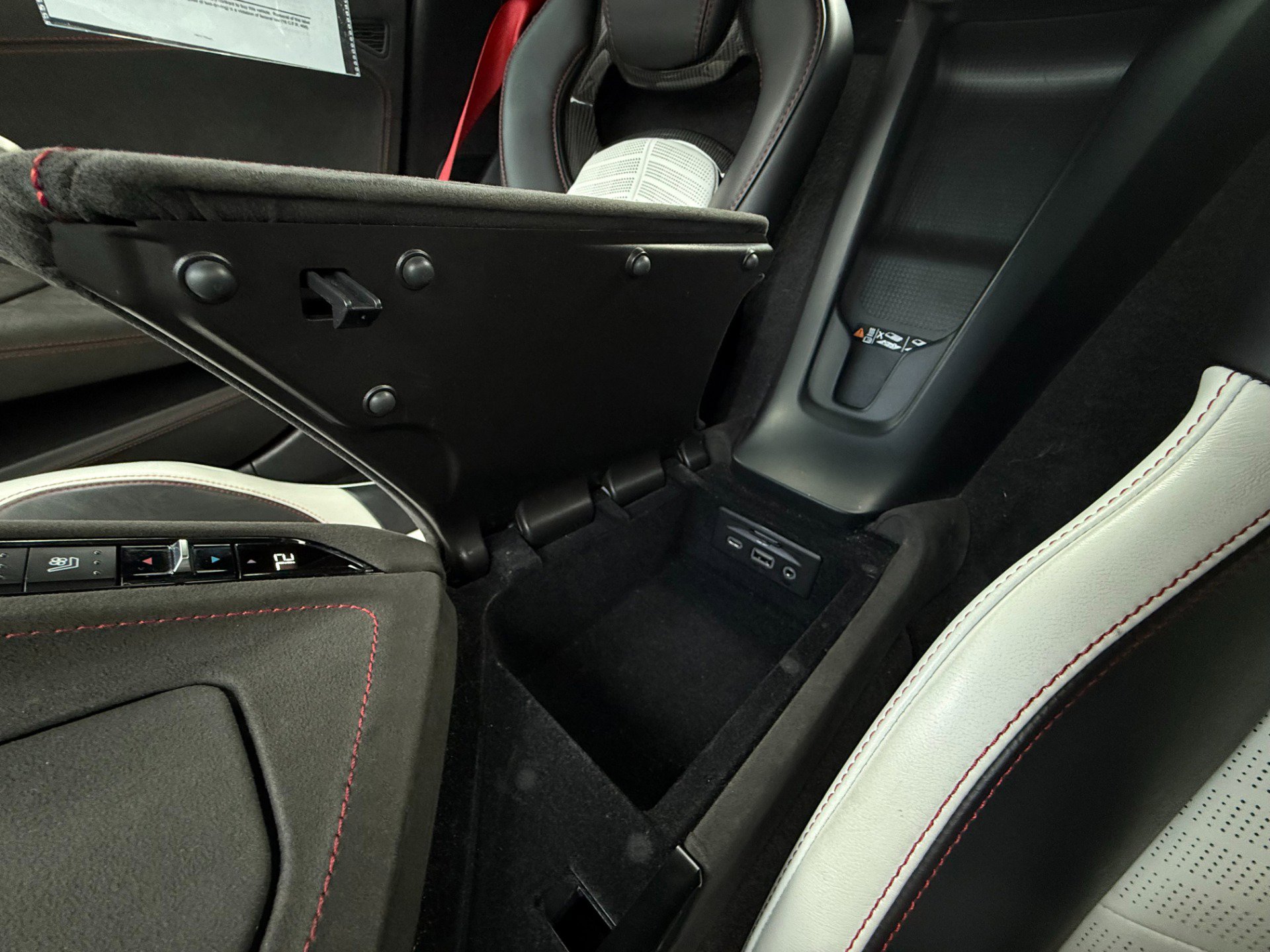 Used 2023 Chevrolet Corvette Stingray Premium Conv w/ Z51 Performance Package image 32