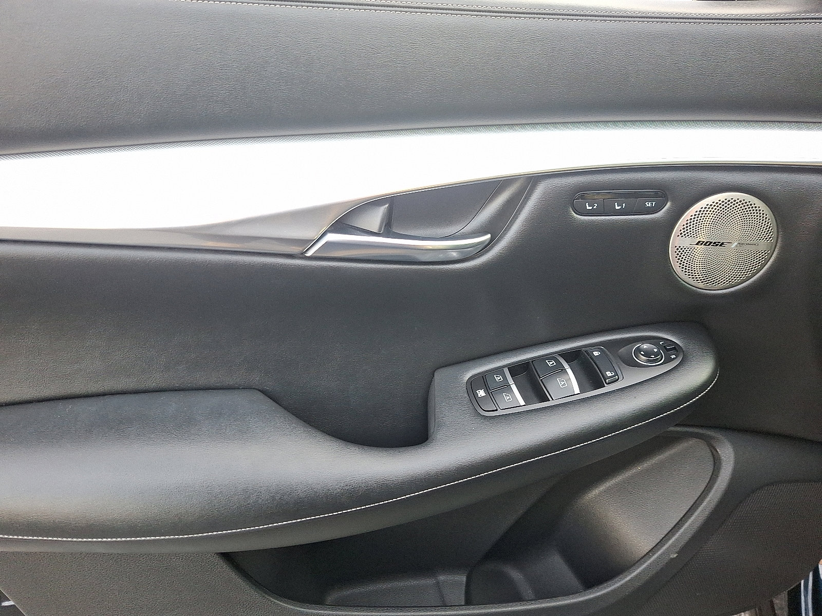 Used 2019 INFINITI QX50 Essential w/ Premium Heat Package image 12