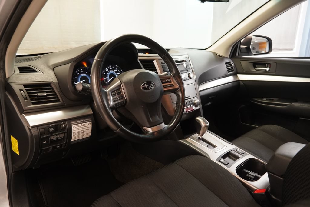 Used 2012 Subaru Outback 2.5i Premium w/ All-Weather Pkg AWD/4WD image 6