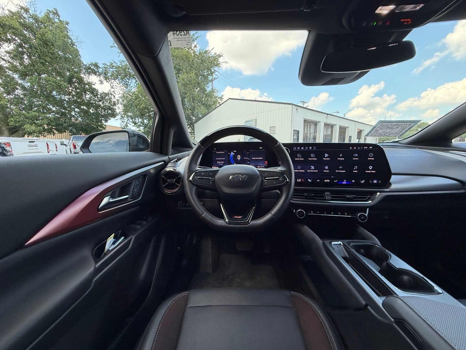 Used 2024 Chevrolet Equinox EV RS FWD image 2