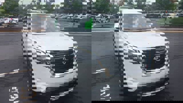 New 2025 Nissan Pathfinder SL w/ SL Premium Package image 3