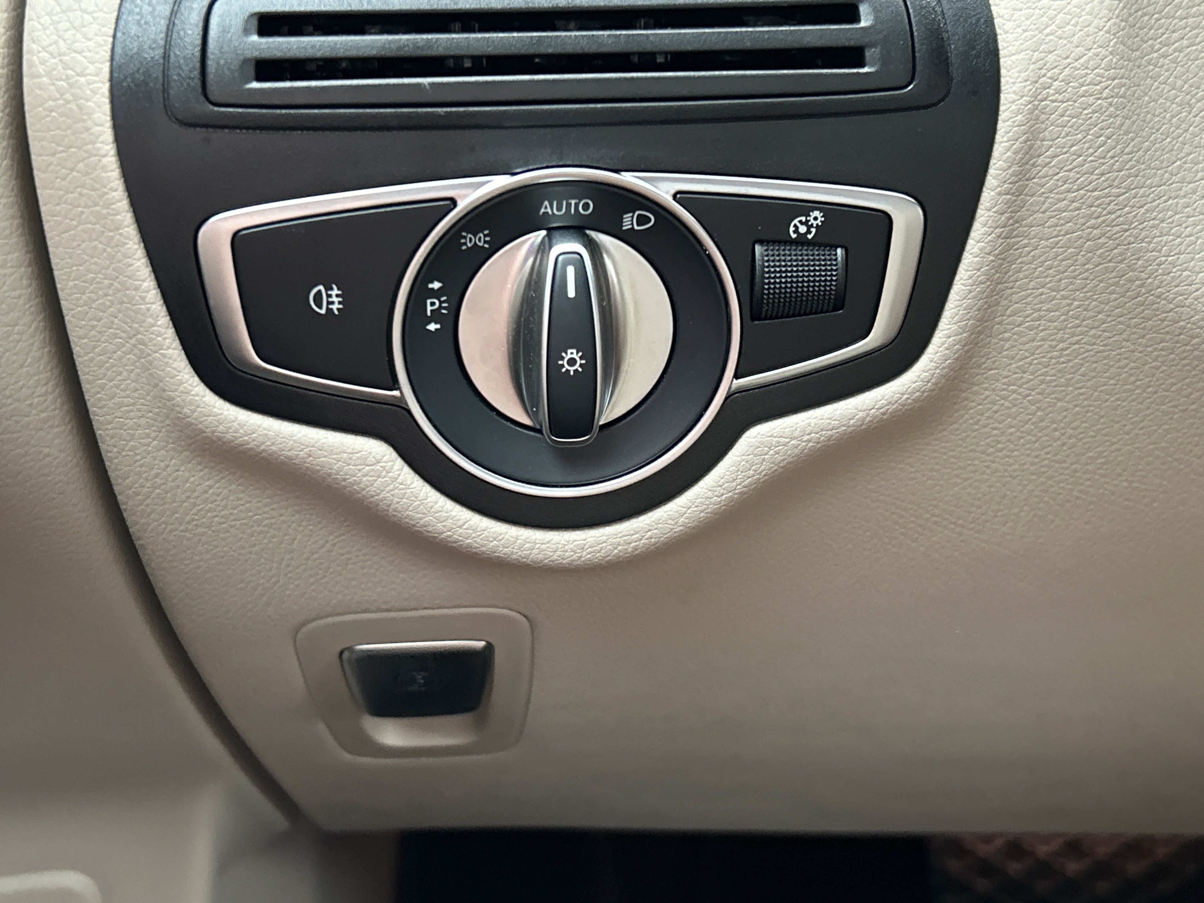 Certified 2022 Mercedes-Benz GLC 300 image 26