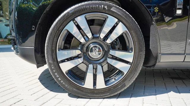 Used 2019 Rolls-Royce Cullinan image 11