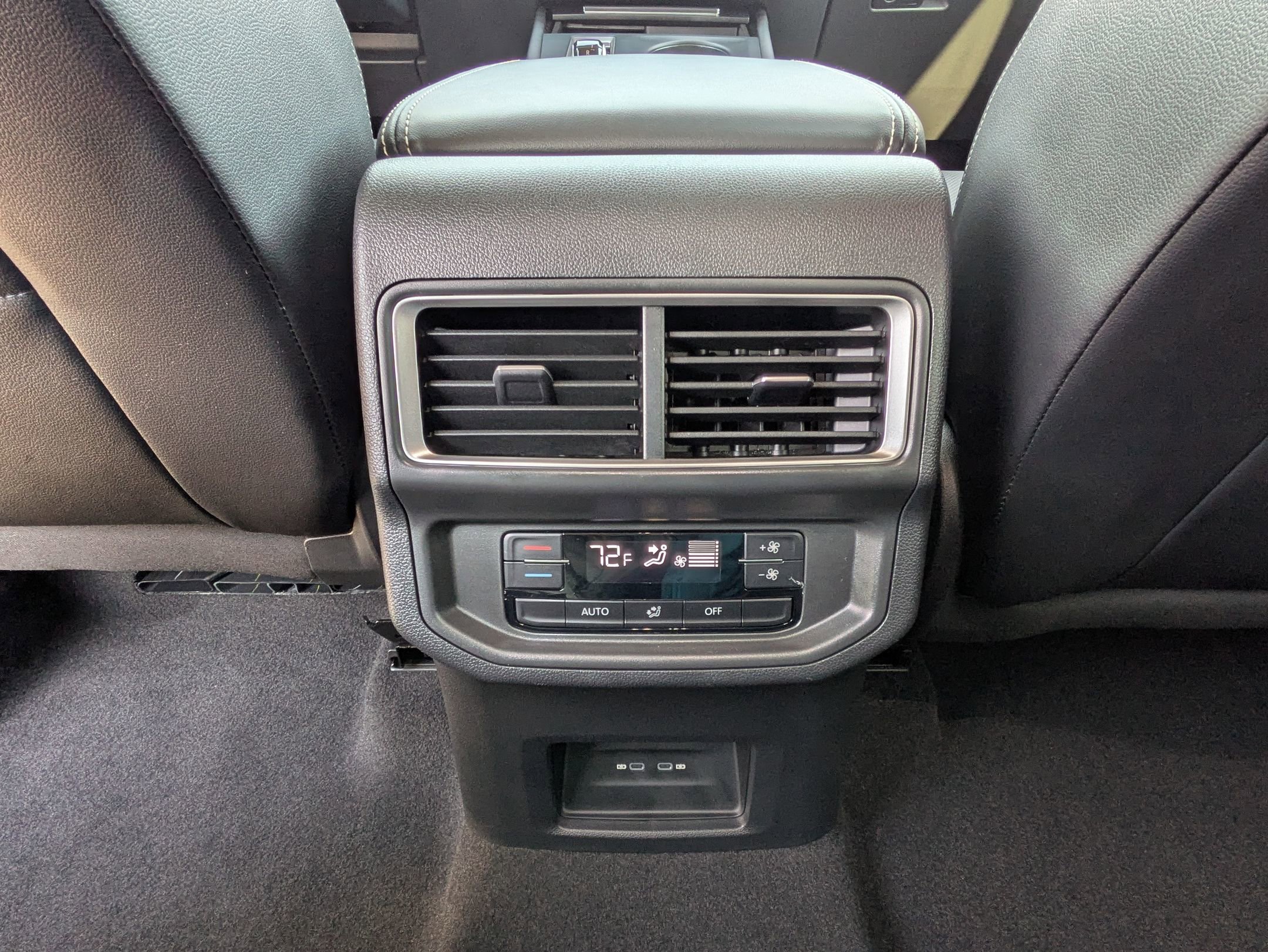 Used 2024 Volkswagen Atlas SE image 21