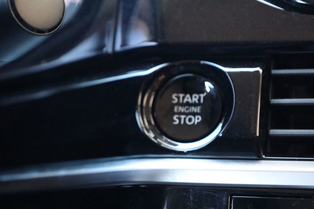 Used 2025 Nissan Pathfinder SV image 34