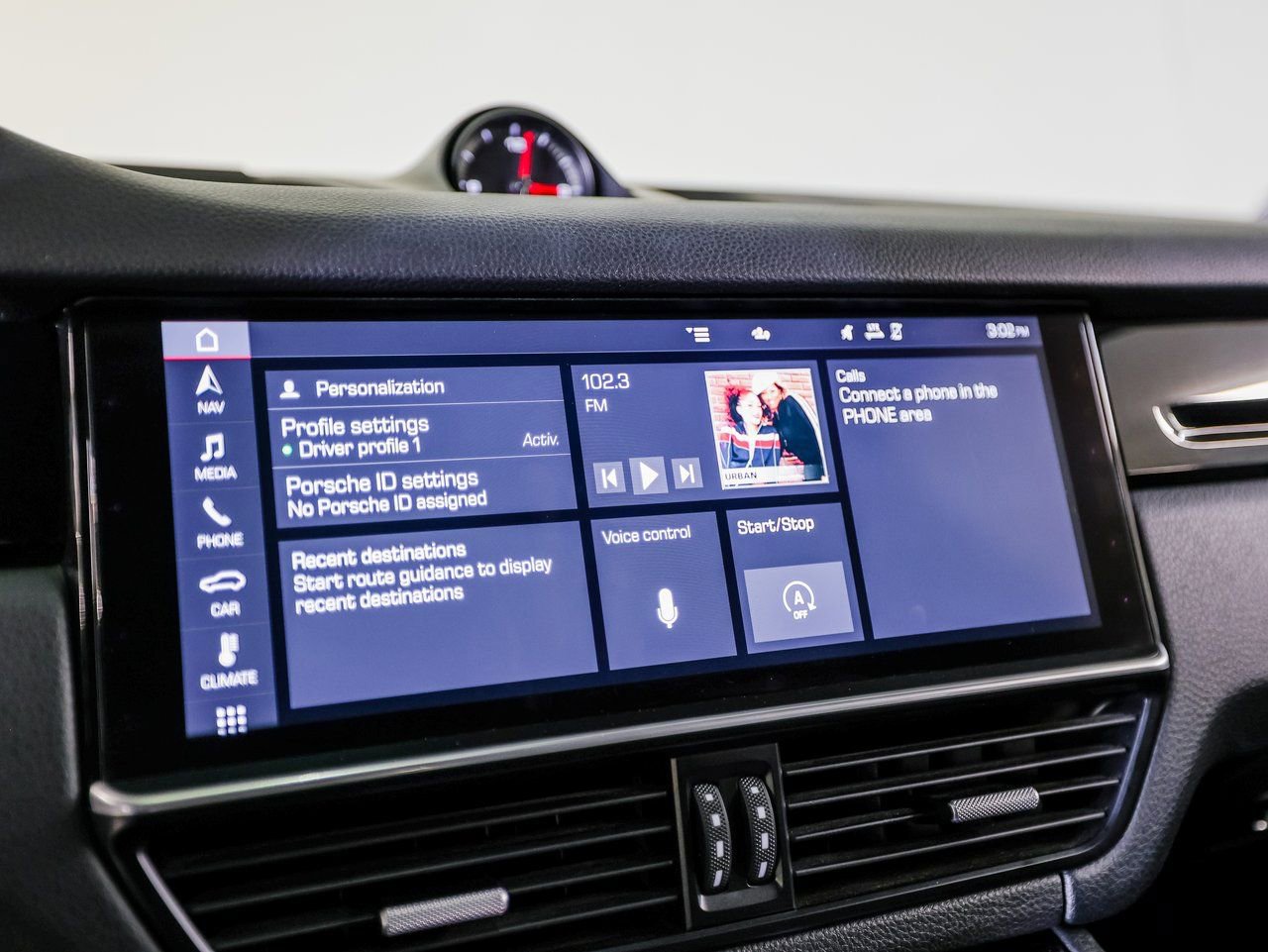 Certified 2020 Porsche Cayenne image 18