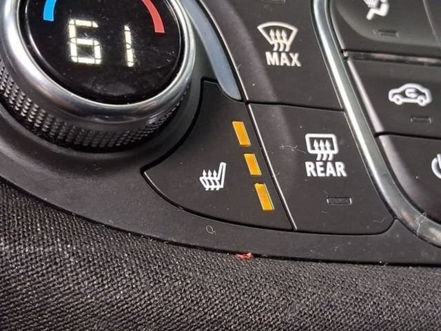 Used 2021 Chevrolet Malibu LT FWD image 28