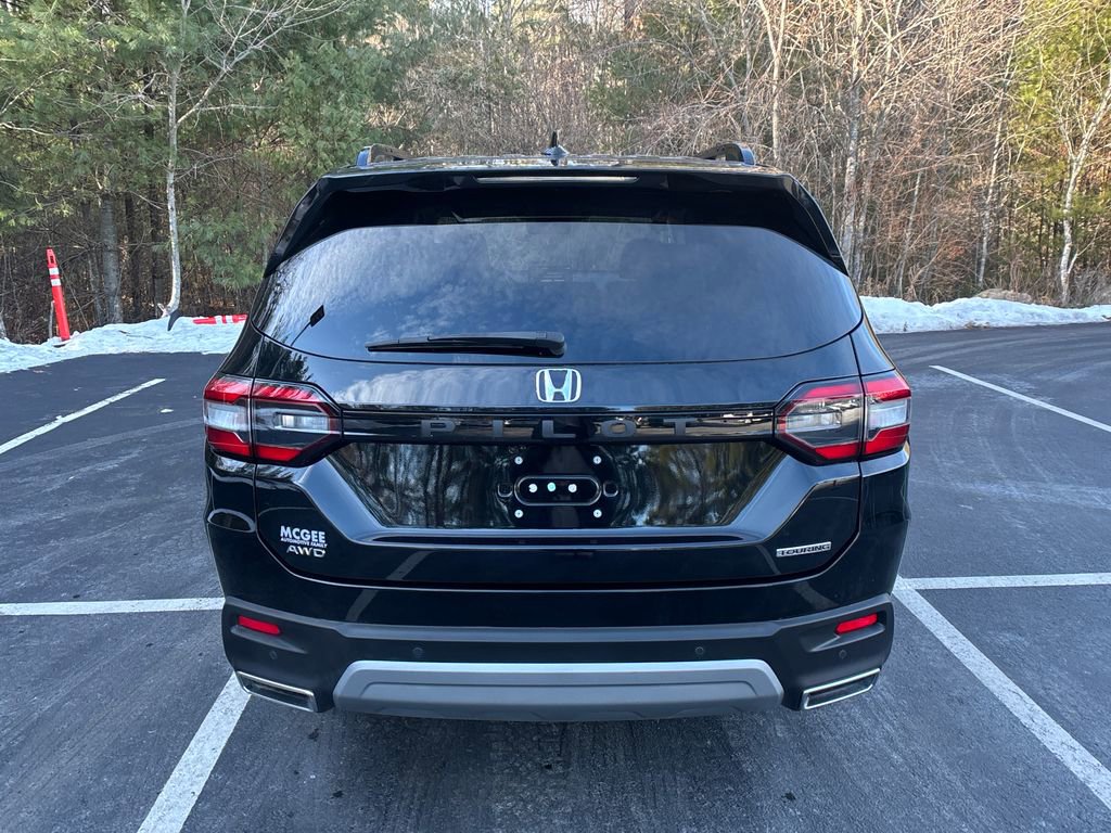 Used 2023 Honda Pilot Touring image 4