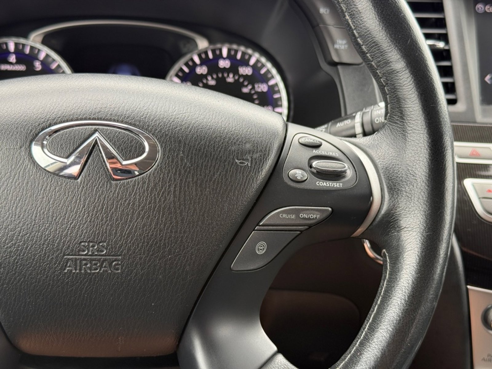 Used 2019 INFINITI QX60 Luxe w/ Essential Package AWD/4WD image 23