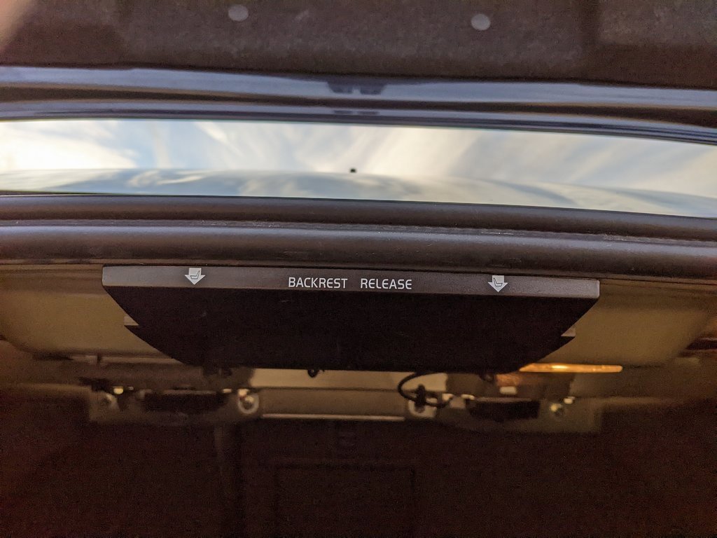 Used 2016 Volvo S60 T5 Premier w/ Convenience Package image 28