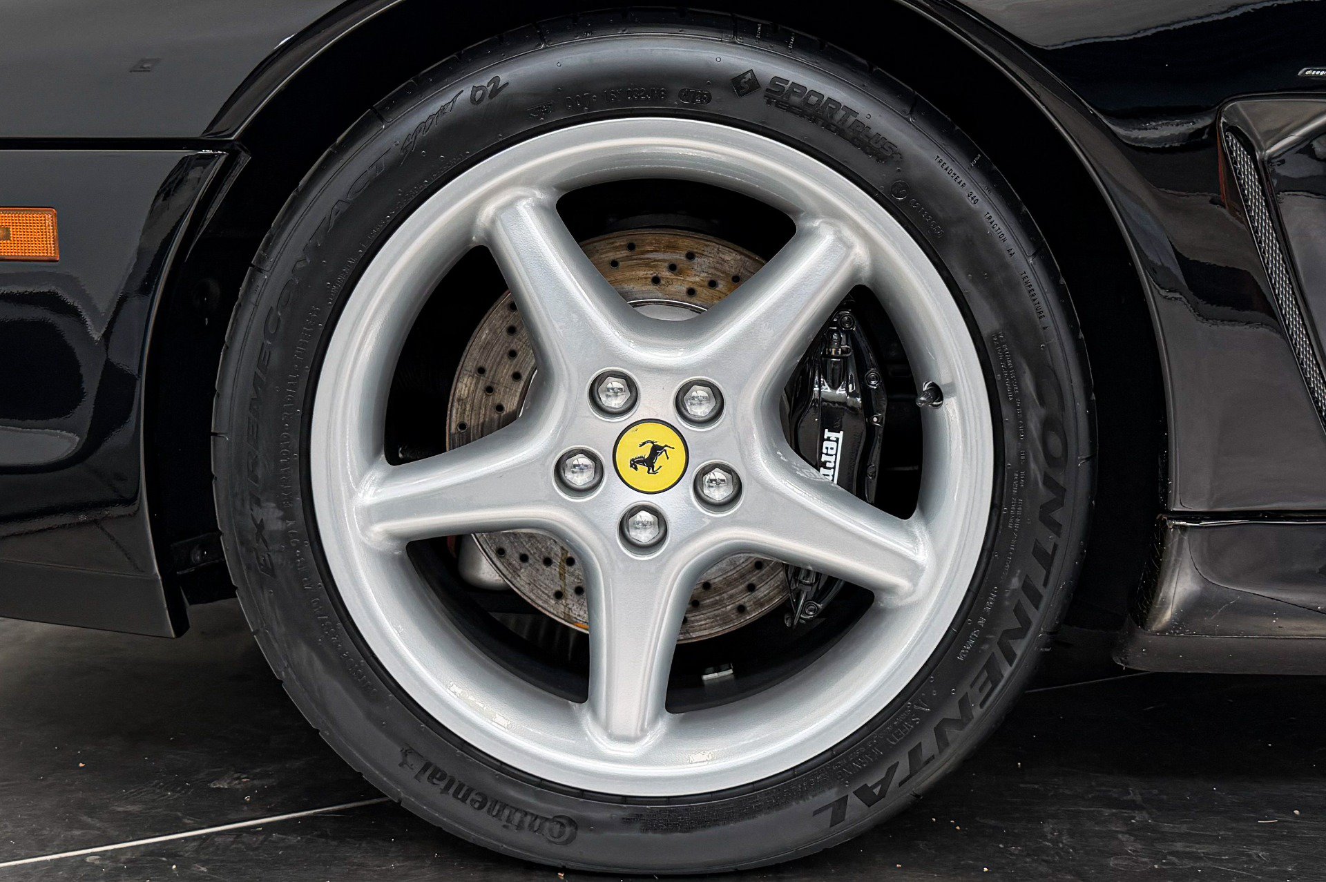Used 1998 Ferrari 550 Maranello Coupe RWD image 10