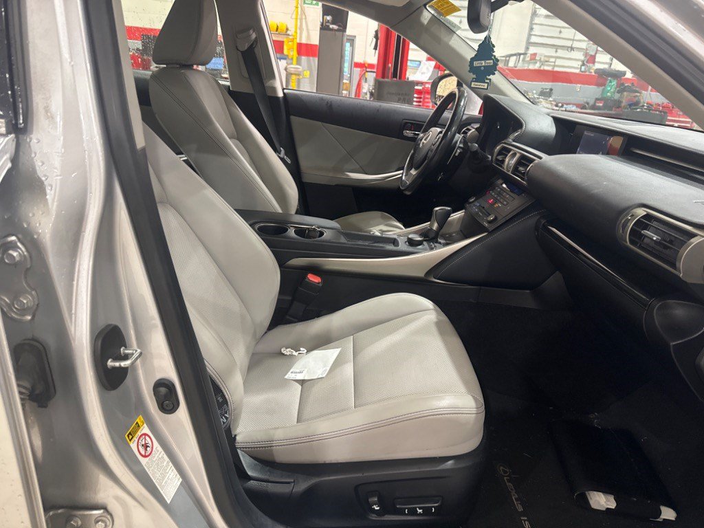 Used 2016 Lexus IS 200t w/ Premium Package RWD image 48
