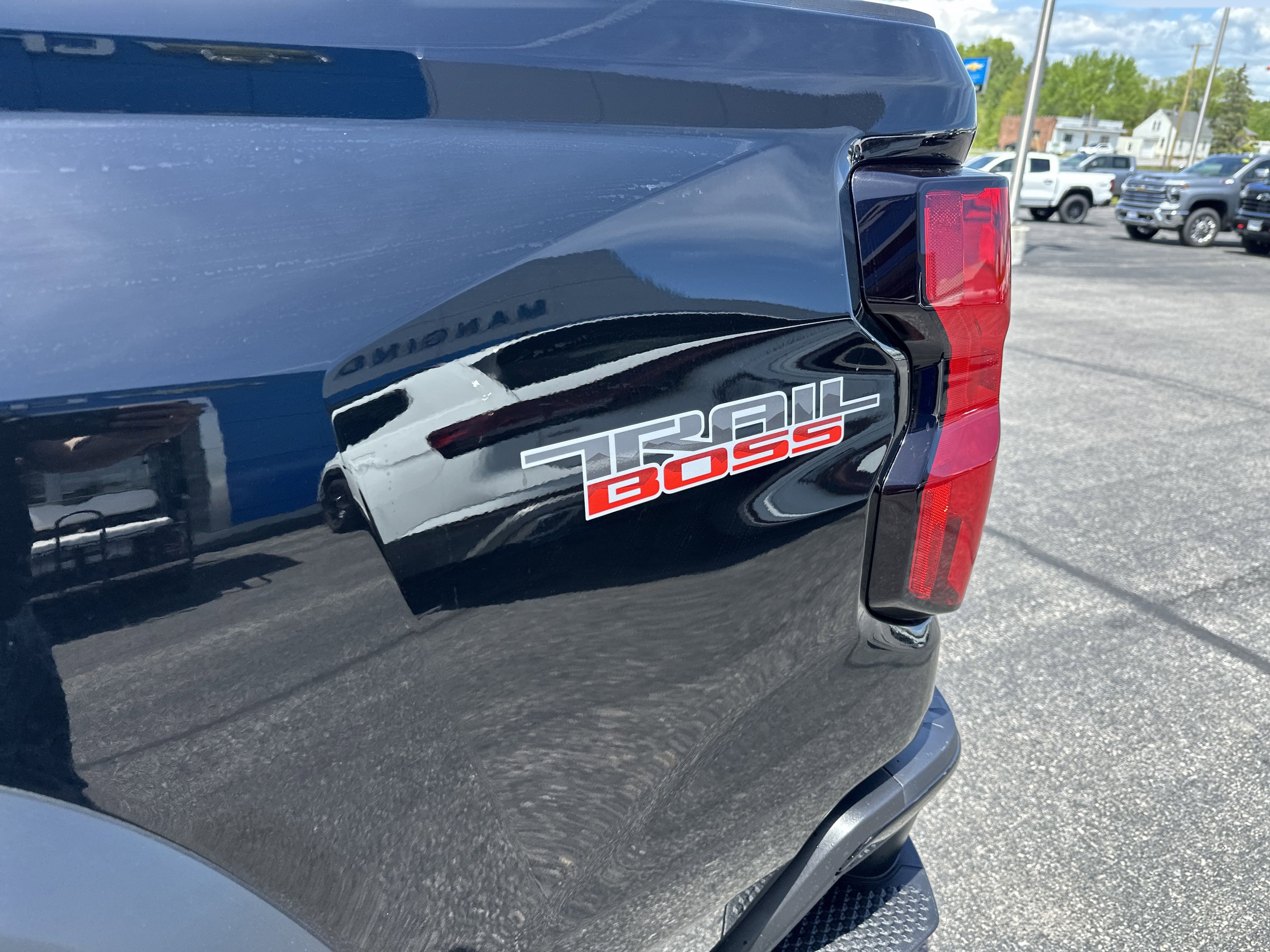 New 2025 Chevrolet Colorado Trail Boss w/ Midnight Edition image 4