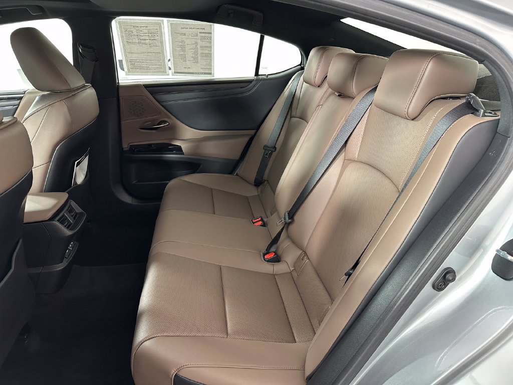 Used 2024 Lexus ES 350 w/ Premium Package FWD image 19
