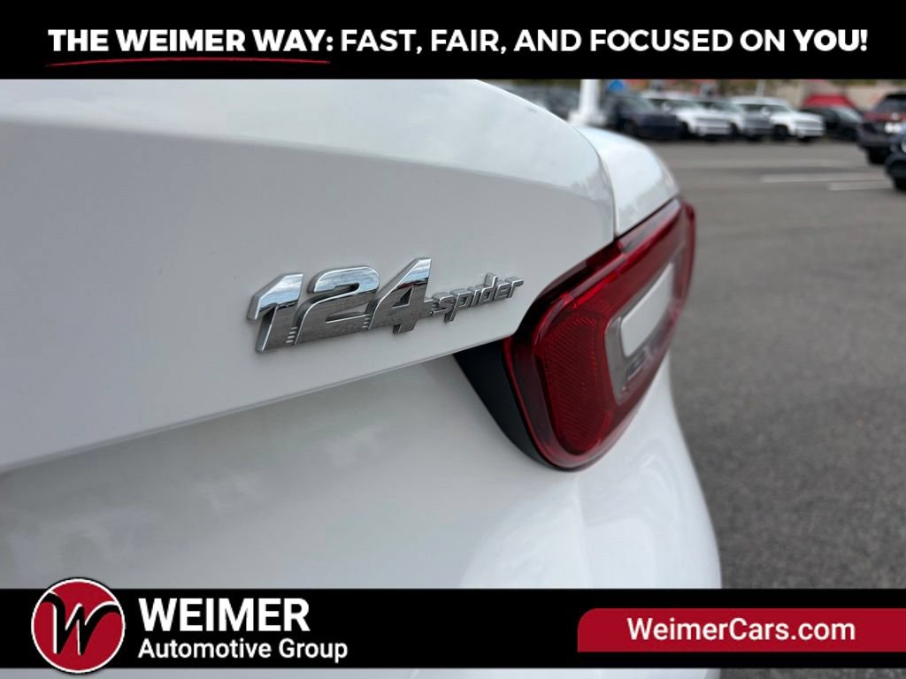 Used 2017 FIAT 124 Spider Lusso RWD image 16