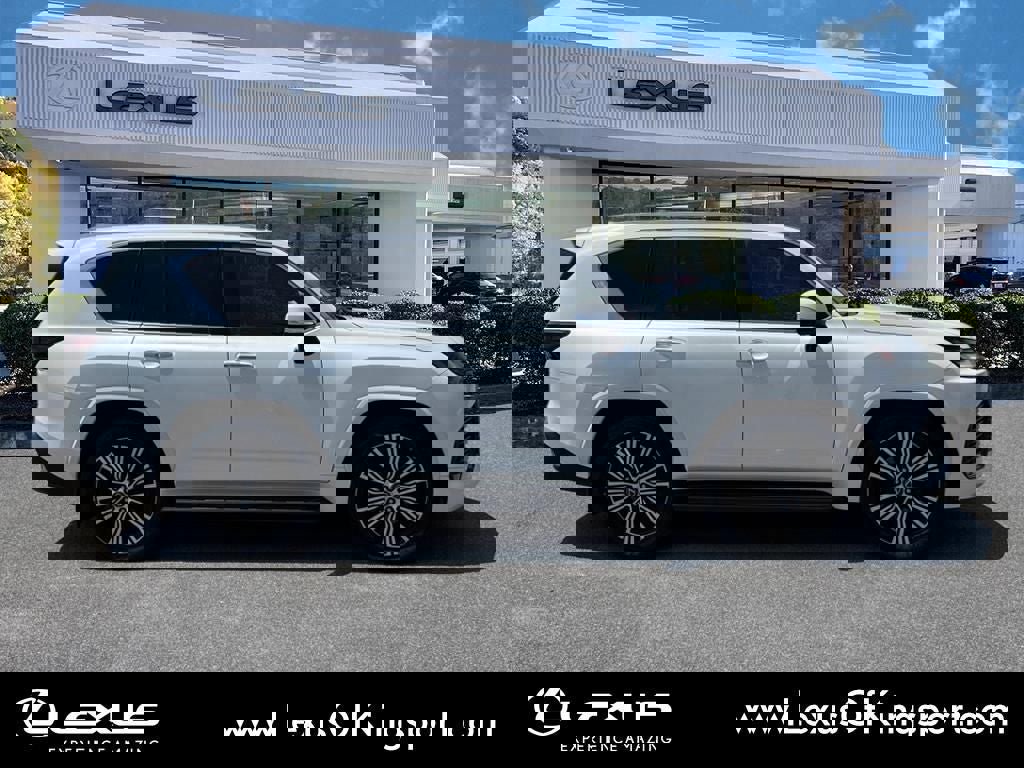 Used 2023 Lexus LX 600 4WD w/ Accessory Package (Z1) image 6