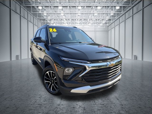 Used 2026 Chevrolet TrailBlazer LT AWD/4WD image 2