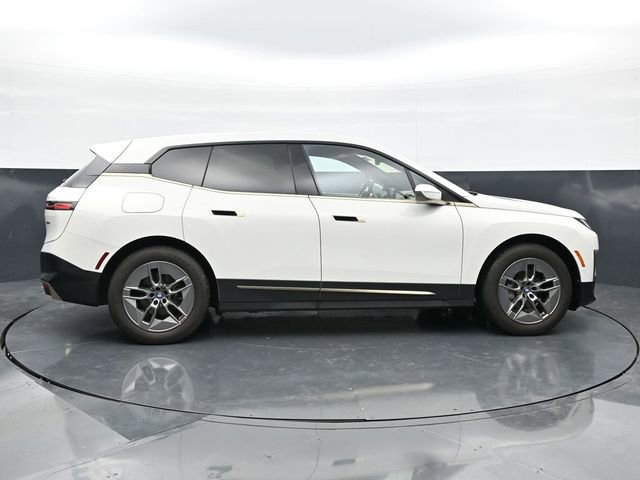 Used 2023 BMW iX xDrive50 AWD/4WD image 8